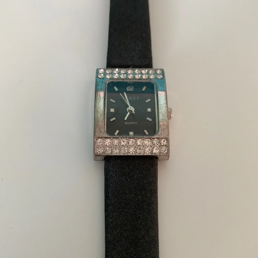 Cute black, quarts watch with sparkling band - Picture 1 of 4
